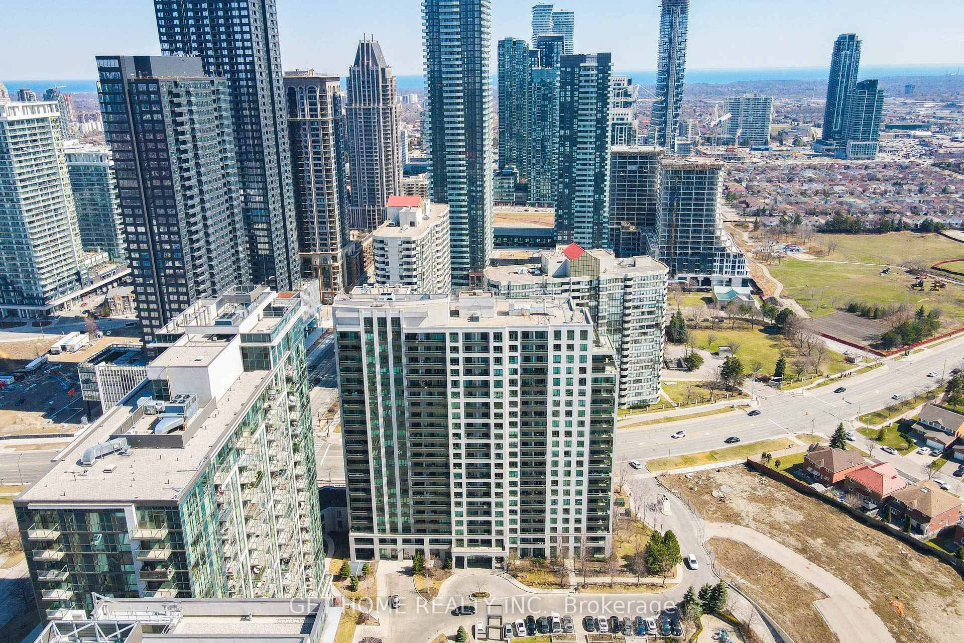 Stunning 2 Bed, 2 Bath Suite in the Highly Coveted UNIVERSAL CONDOS !