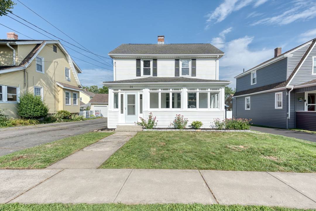 An exceptional residence, meticulously reimagined.