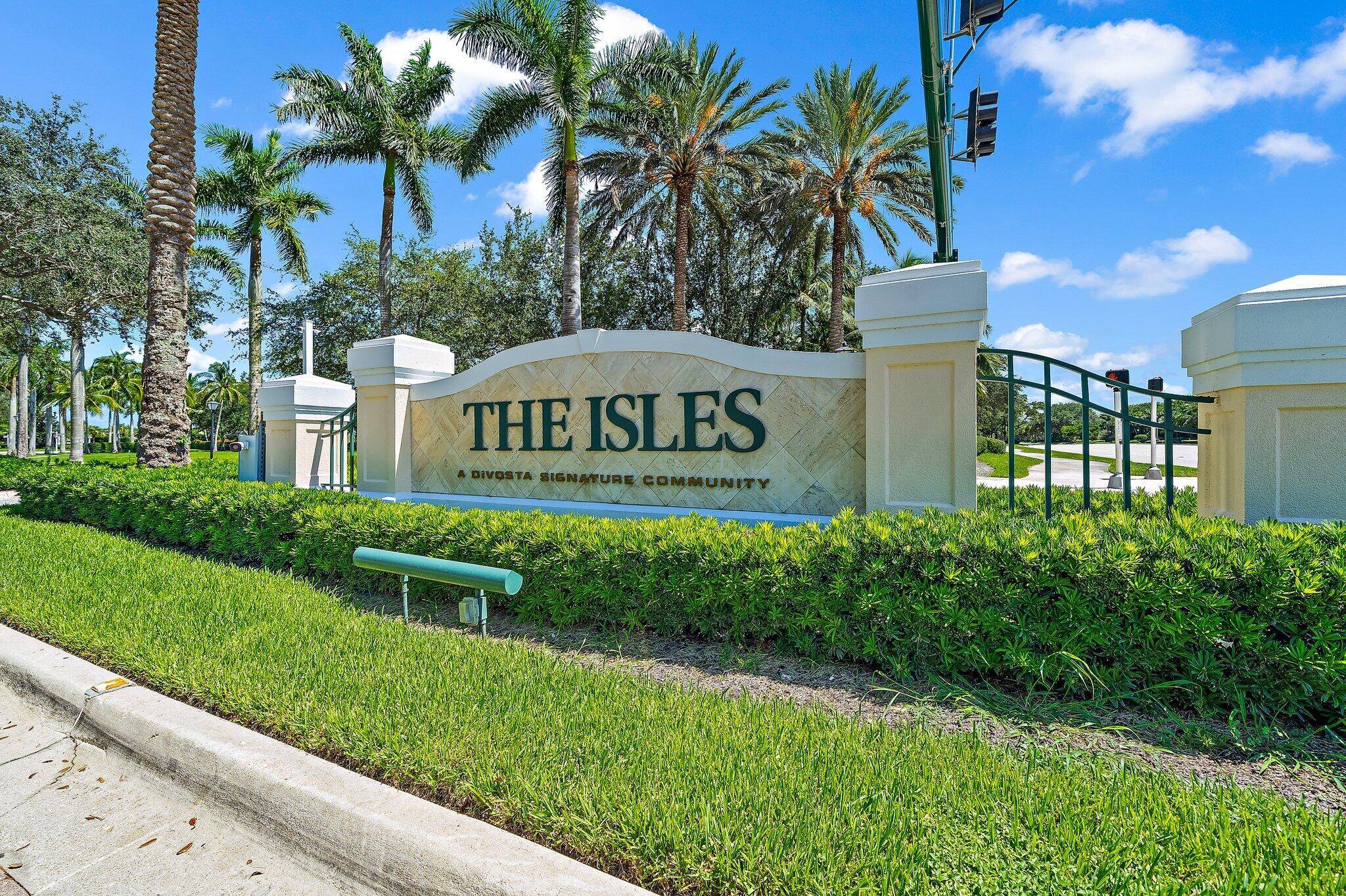 Dont miss out on this highly desireable Divosta Oakmont in The Isles.