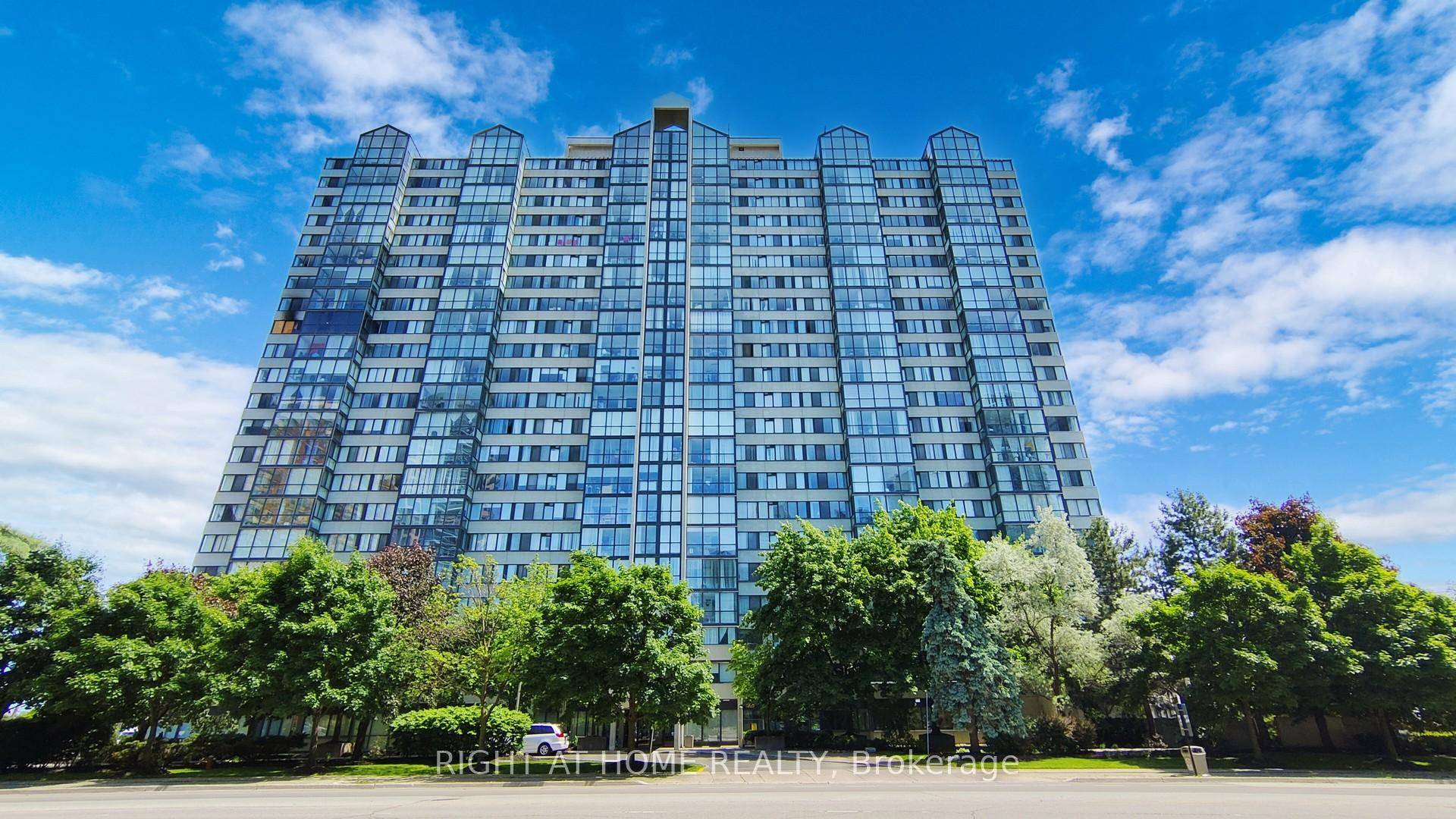 Stunning Large Bright amp ; Spacious Freshly Painted Corner Unit With Beautiful 3 Side Views 2 1 Br amp ; 2 Full Wr With Solarium In The Heart Of Mississauga ...