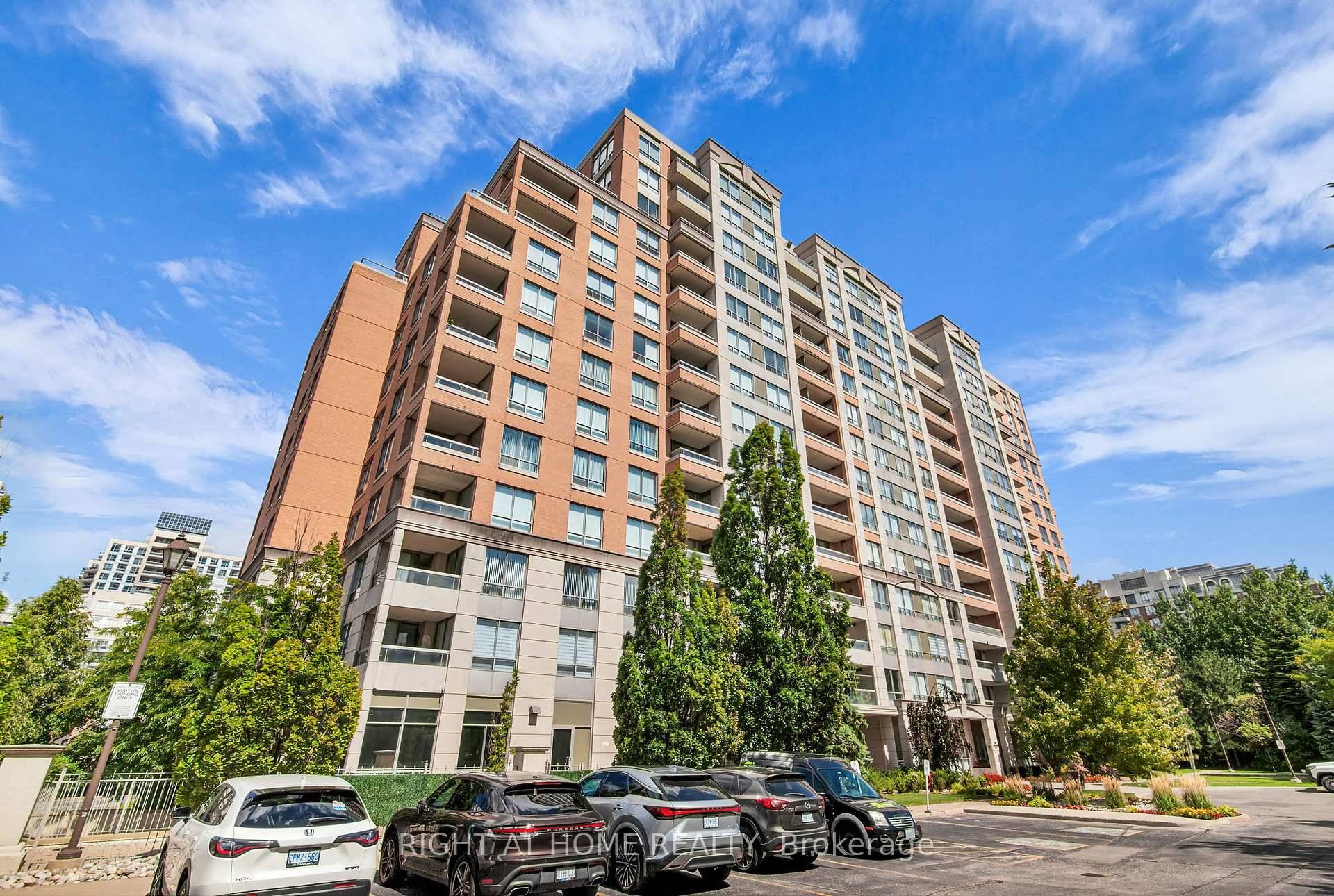 Welcome Home ! Move into this prestigious Richmond Hill condo community where comfort meets charm.