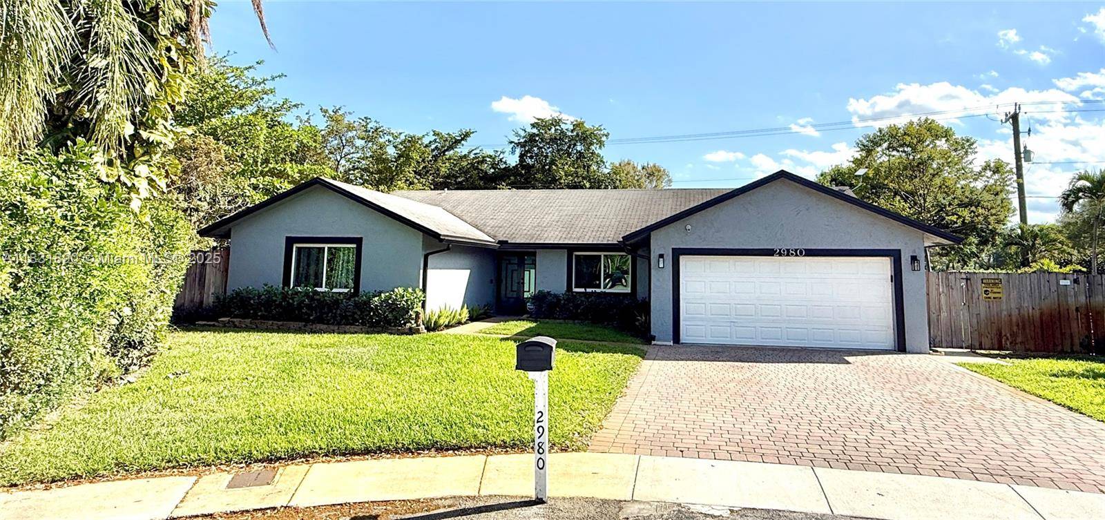 Welcome to a charming hidden gem located in Rolling Hills Lake Estates !
