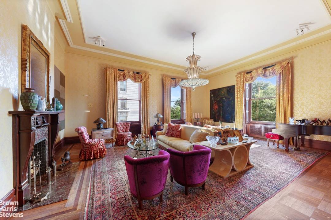MAGNIFICENT PARKFRONT CORNER RESIDENCE AT THE DAKOTA This extraordinary and impeccably proportioned residence is ideally positioned in one of The Dakota's most coveted park front corner locations, boasting more than ...