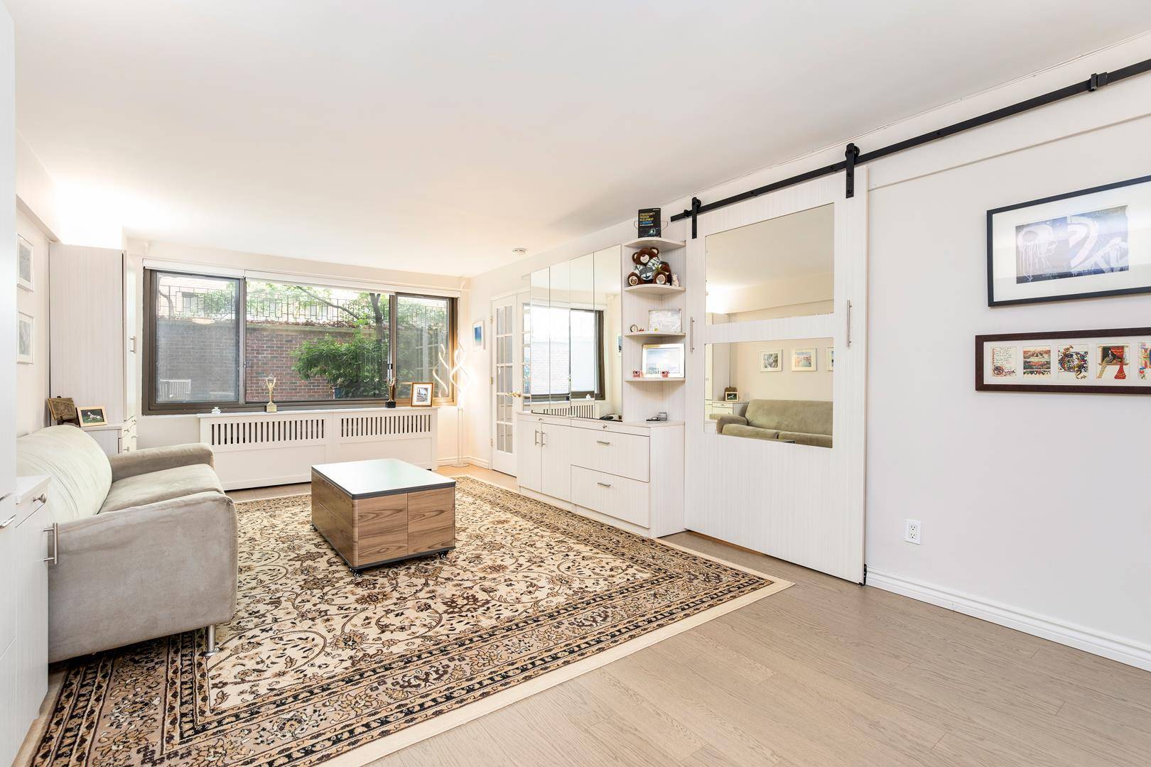 Versatile, spacious, bright, and perfectly convenient Lenox Hill gem !