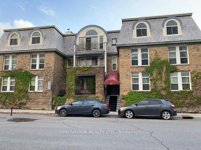 Welcome to St Andrews Court in Ottawa's amazing Byward Market.