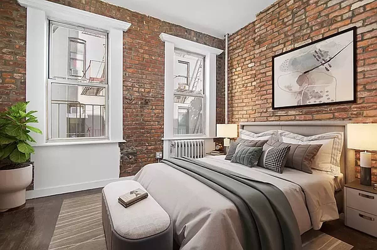 Welcome to 104 Forsyth Located at the Crossroads of LES, Soho, and ChinatownRenovated True 2 Bedroom 2 Bath with Stainless Steel Kitchen and Exposed BrickThe Apartment 3rd Floor Unit with ...