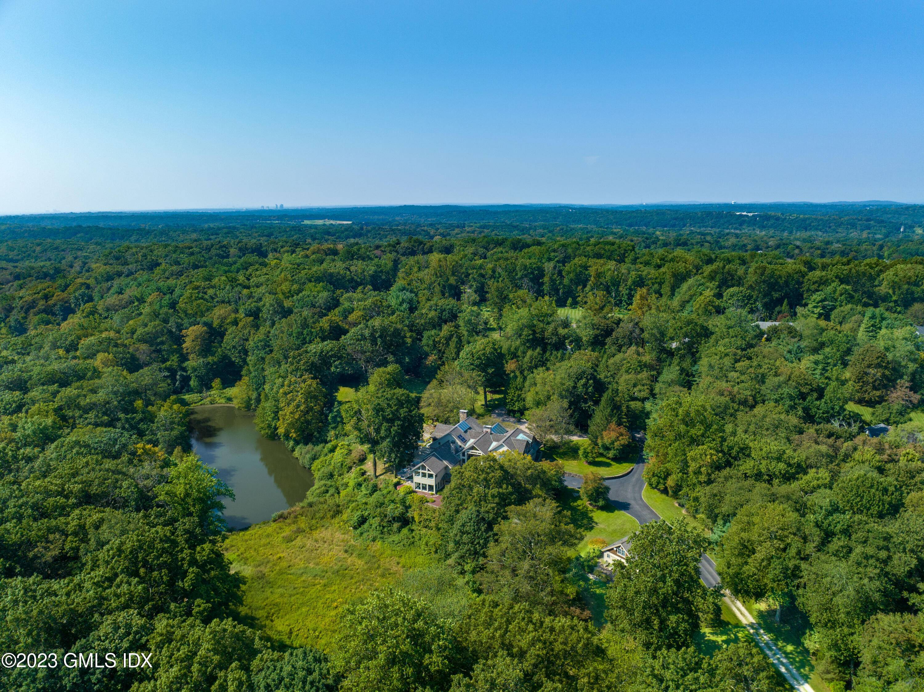 CREAMER HILL FARM Perched on a hillside overlooking 81.