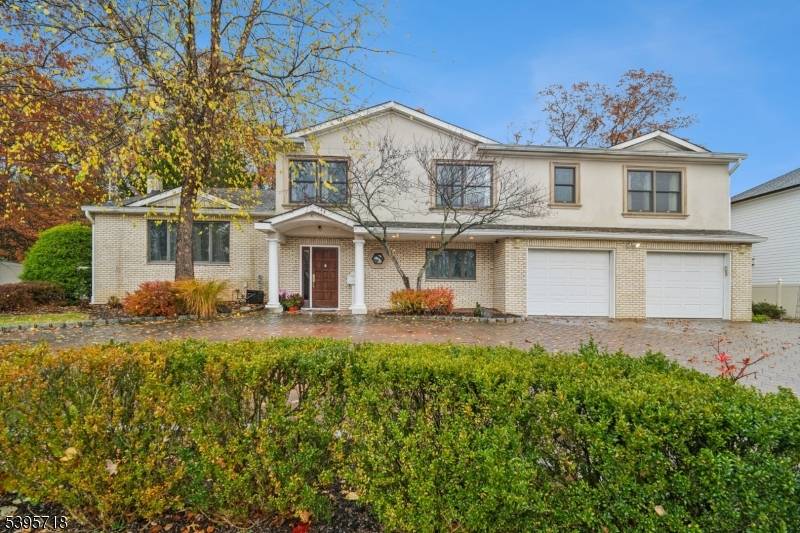 CLASSY TIMELESS 5 Bed 3. 5 Bath CUSTOM HOME boasting 3600 sq ft.