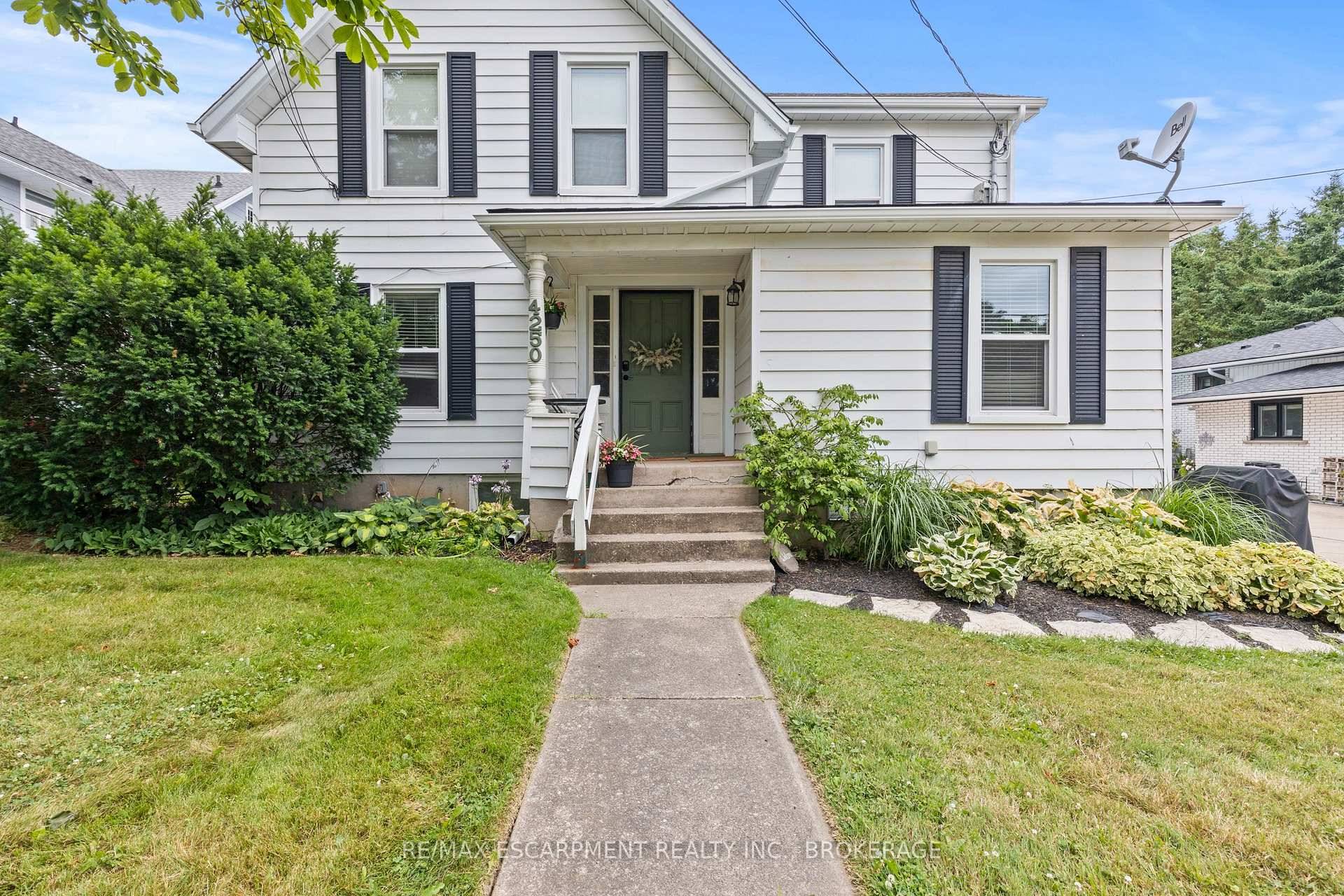 Excellent Investment Opportunity in the Heart of Beamsville !