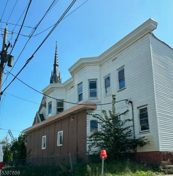 169 Lexington Ave is a rare chance to take over a fully approved 7 unit building project with much of the heavy lifting already done.