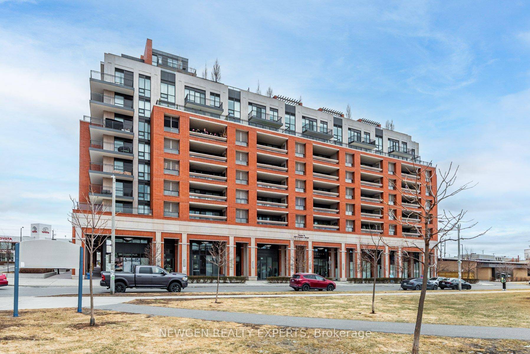 Welcome to Treviso III building, The best layout 1 Bdrm Den, 566 Sqft With One Parking And One Locker.
