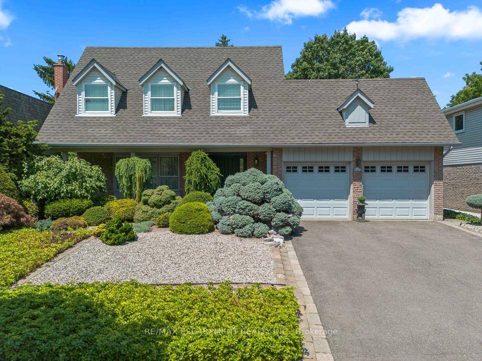 Welcome to 2369 Baccaro Road, a beautifully maintained home in the highly desirable Ford area of southeast Oakville.
