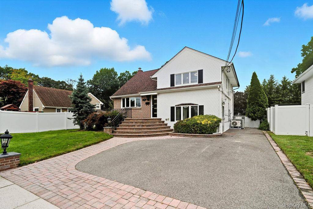 Welcome to 1078 Barbara Court N in Bellmore !