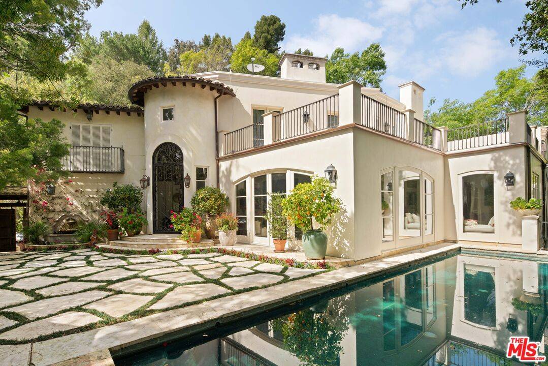 2557   Hutton Dr 4BR Beverly Hills Post Office | B.H.P.O. La
