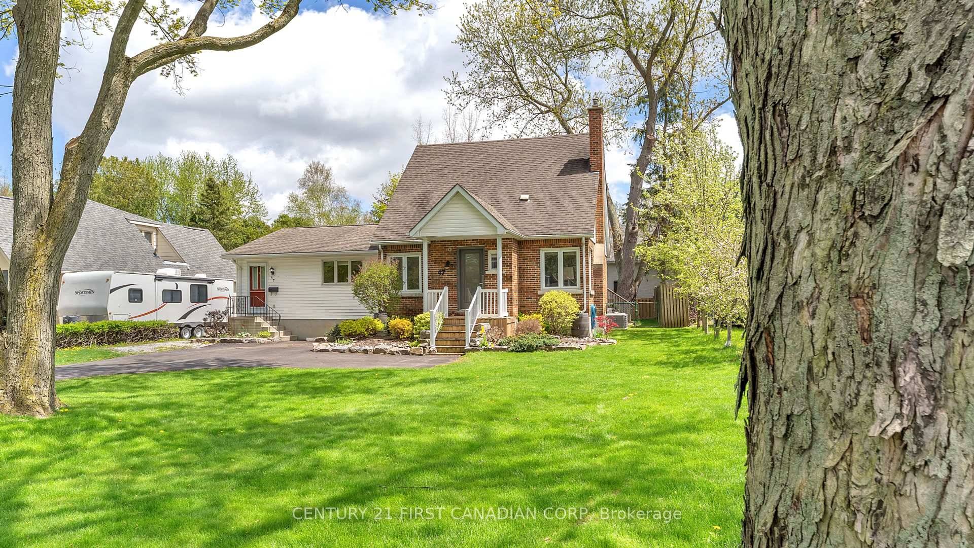 SPACIOUS Multi Generational Home !
