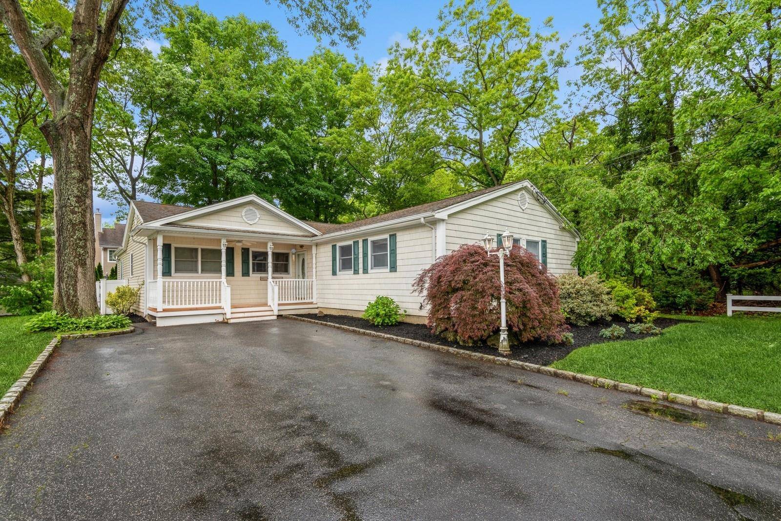 Home awaits in this stunning Lake Hills Ranch !