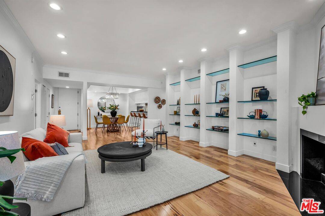 11667   Gorham Ave 2BR Brentwood La