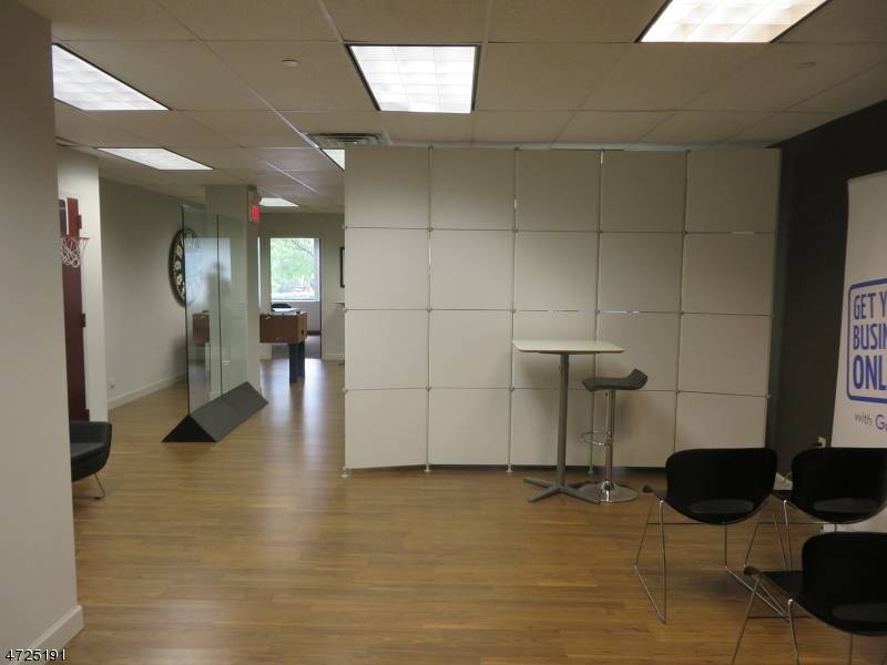 UNBELIEVABLE 1853 SF PROFESSIONAL OFFICE SPACE, 1ST FLOOR, RECEPTION AREA, 4 PRIVATE OFFICES, CONFERENCE ROOM, BULLPEN AREA, LARGE STORAGE ROOM, KITCHENETTE, LOCATED IN THE HEART OF DOWNTOWN, ACROSS FROM COUNTY ...