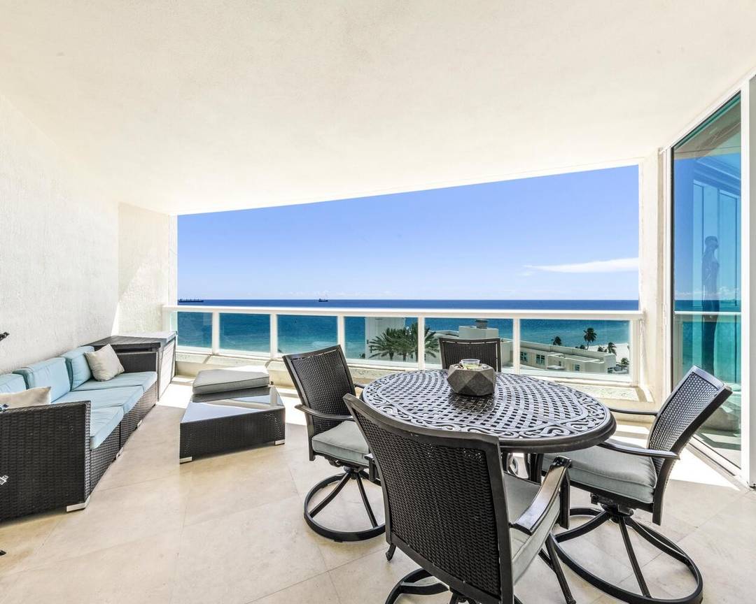 Incredible opportunity to rent this 3bed 3bath Thru unit with breathtaking Ocean Views, 2 Parking Spaces, Valet Parking, Private elevator to Foyer.