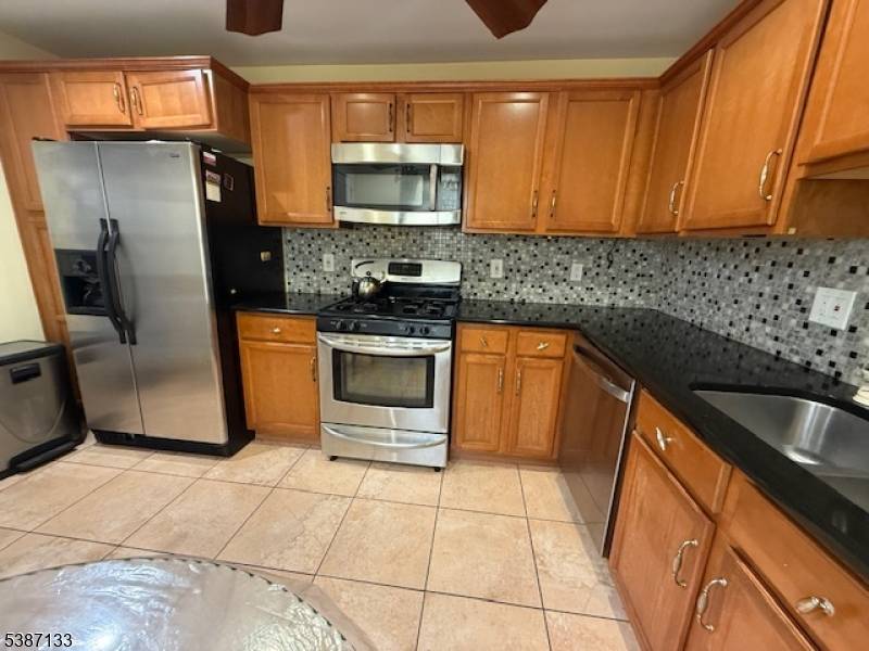 Well maintained 3 Bedroom colonial in Upper Irvington.