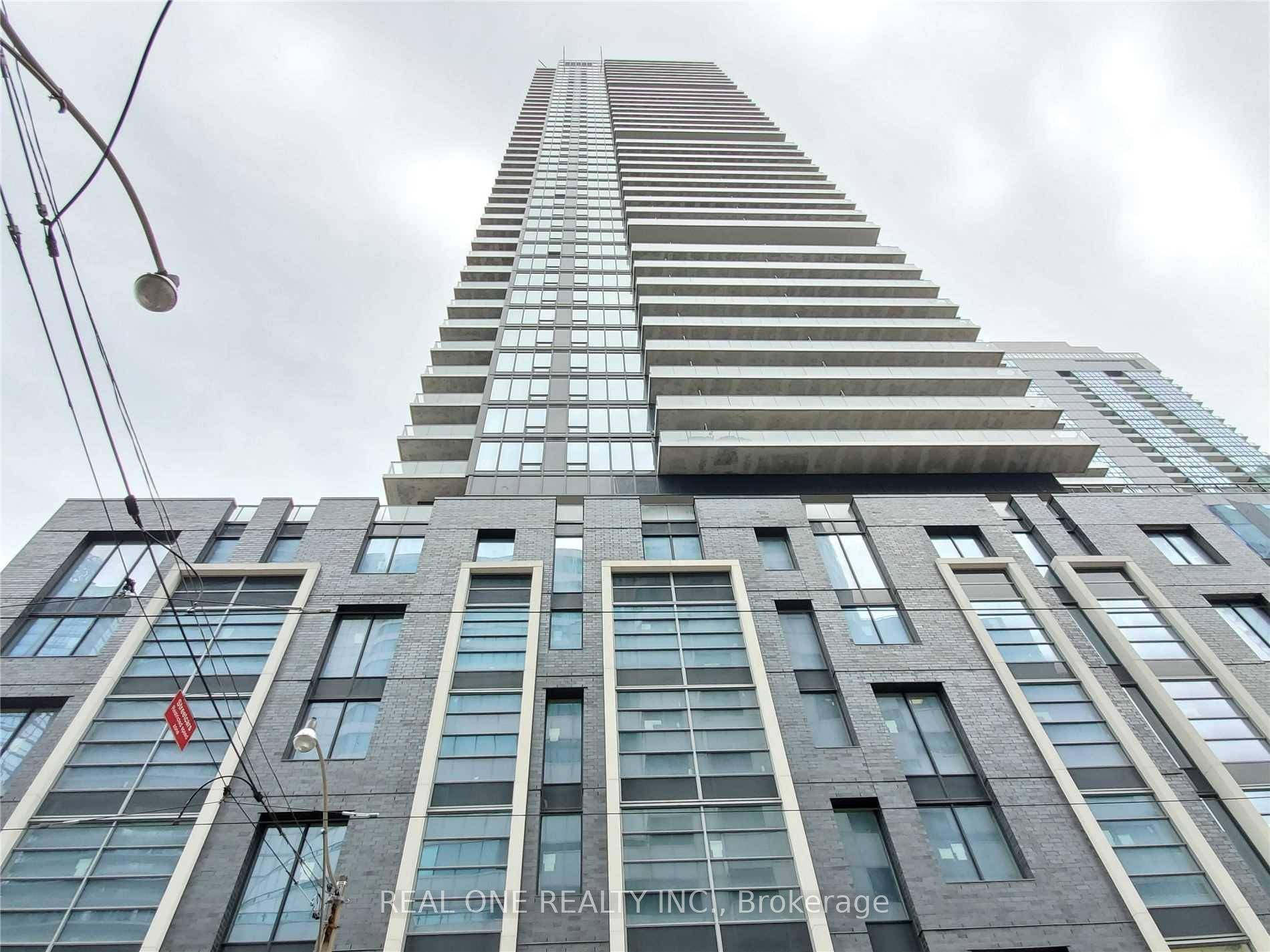 Great Location ! Concord Seasons Luxurious 1Br Den Condo In North York.