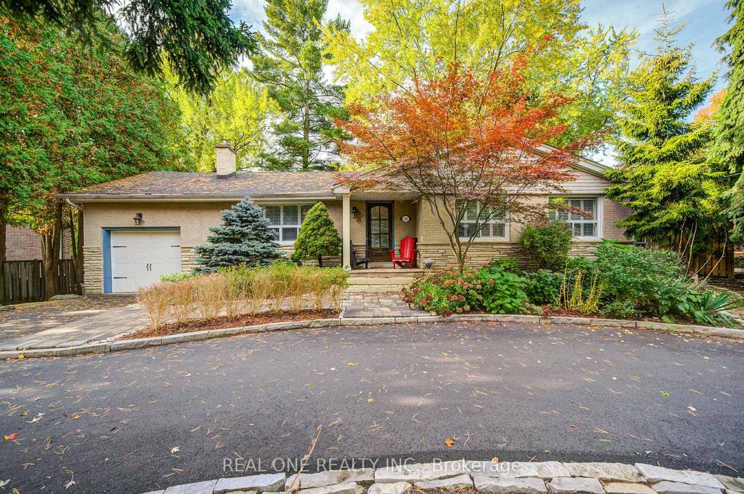 Beautifully updated 3 1 bedroom, 2 full bath bungalow with a single garage on a premium 80 x 130 ft lot in Shoreacres one of Burlington's most coveted neighbourhoods.