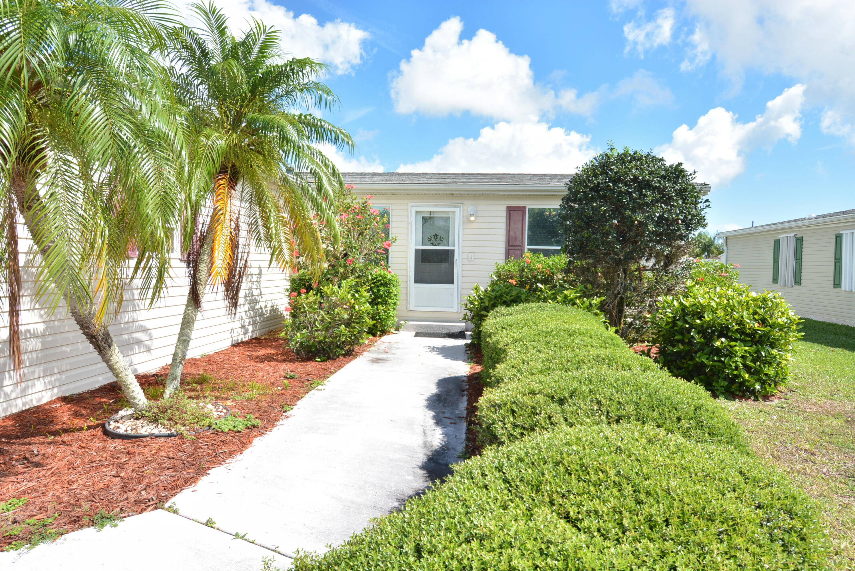In the 55 plus community of the Savanna Club, 16 minutes from the beach we have for sale a 3 bedroom 2 bath 2 car garage with an enclosed lanai ...