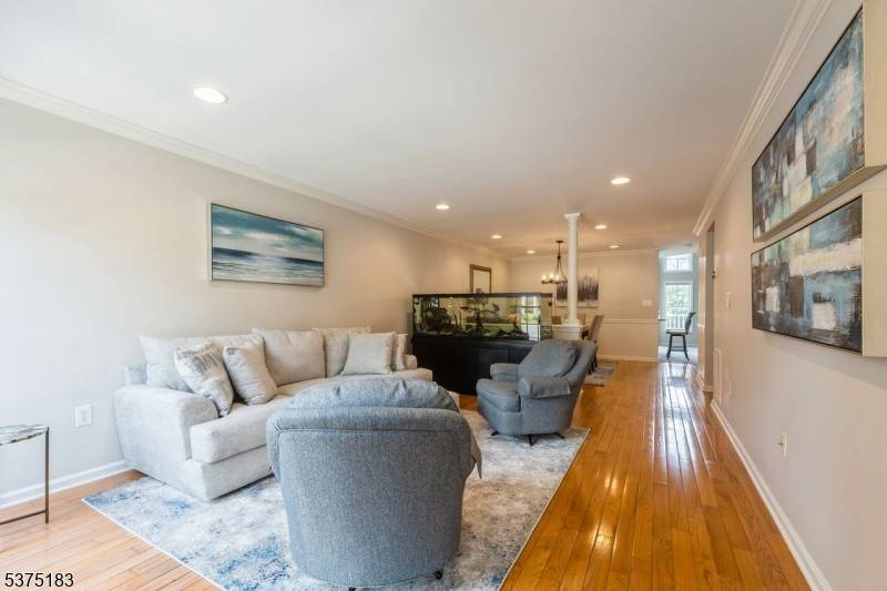 Welcome to Lakeside A beautiful, resort like community offering a beautifully maintained 3 bedroom, 2.