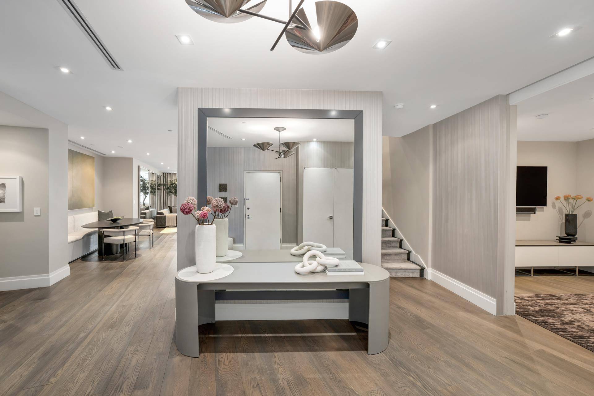Experience Timeless Sophistication at the Landmark Apple Bank Condominium This remarkable 4 bedroom, 4.