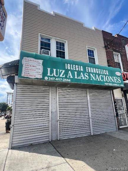 Beautiful Multi Dwelling Excellent Location, Public Transportation, Schools, Supermarkets, Restaurants, Amenities Etc.