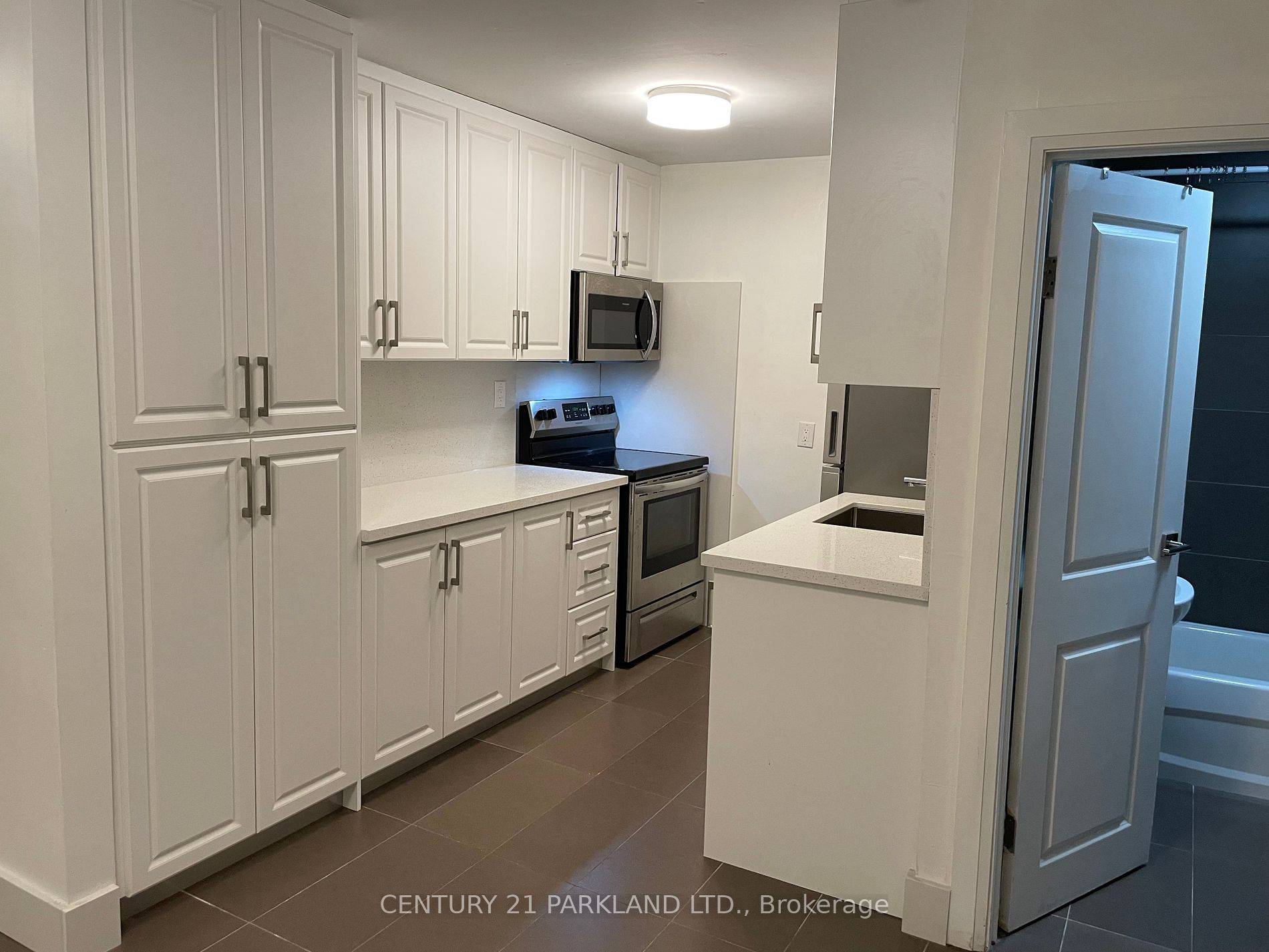 Centrally Located, Recently renovated updated 1 Bedroom Suite !