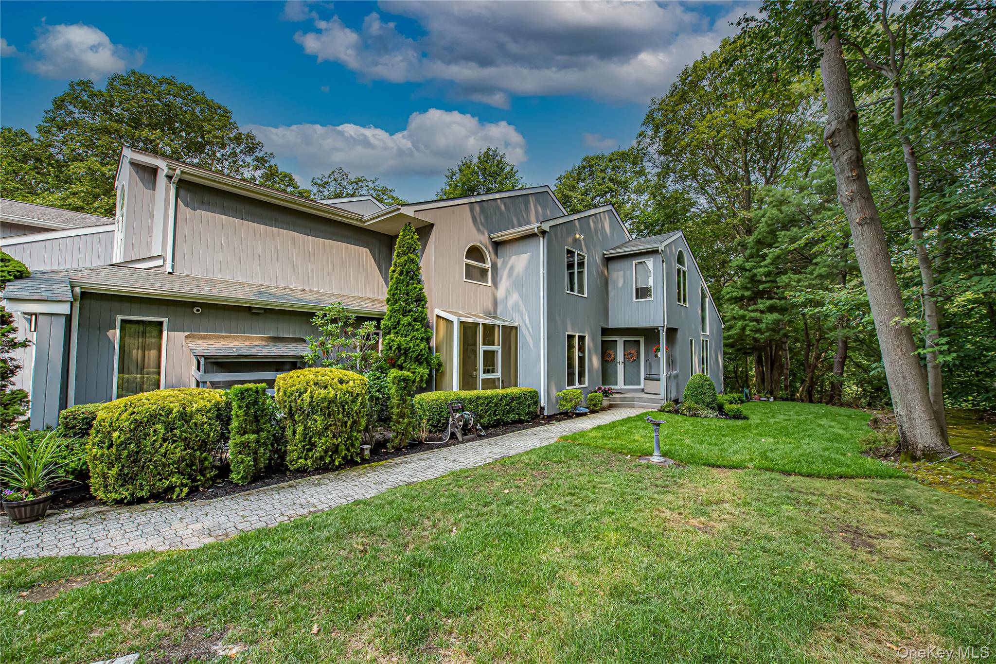Welcome Home ! Exceptional opportunity to enjoy a maintenance free lifestyle at The Colony Club, a private gated community surrounded by a nature preserve, offering a community pool, tennis amp ...
