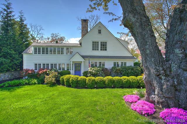 Historic beach area home completely renovated, with 4 bedrooms and 3 bathrooms, plus a guest cottage with full bath !