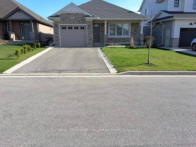 Welcome to 20 Fox Hollow Crt St.