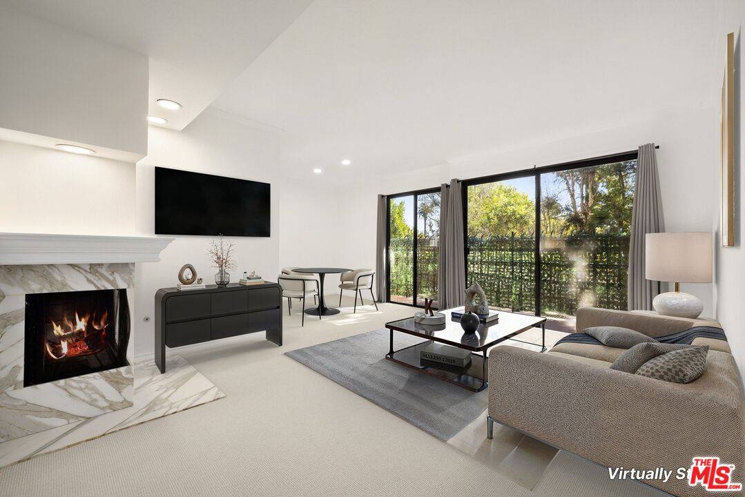 502 San Vicente Blvd 1BR Santa Monica La