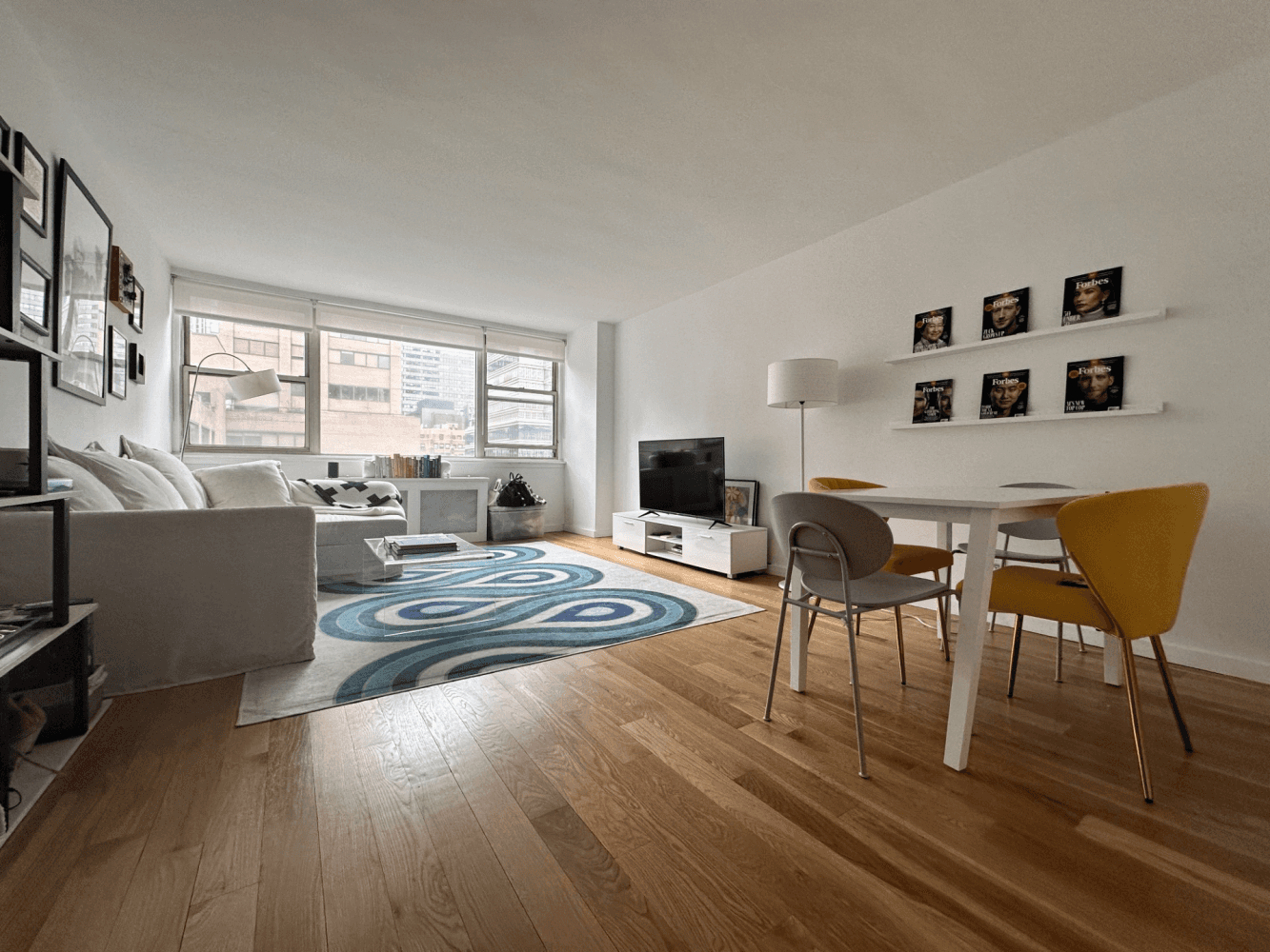 Spacious Junior One ideally located on Third Avenue and 58th Street in the heart of Midtown Manhattan with Soundproof City Windows.