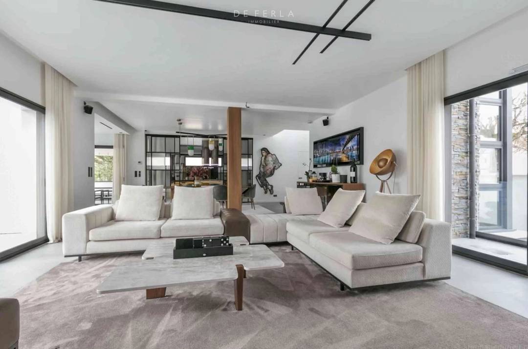 Villa d'architecte de 380m2 - 5 chambres - Piscine - Jardin