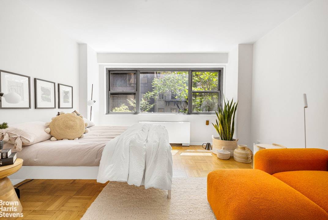 Welcome to your sun drenched Midtown sanctuary !