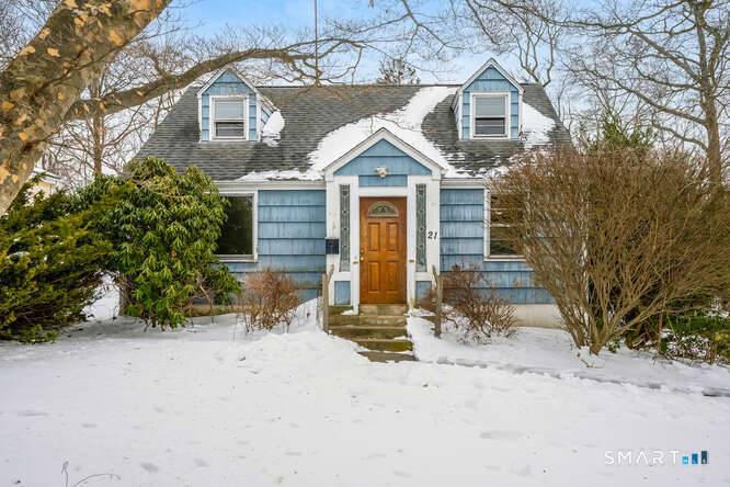 Calling all builders, remodelers and end user consumers who are looking for a home in Fairfield and have an eye for design and plenty of potential.