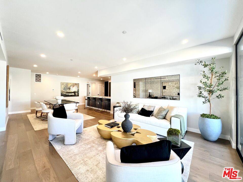 1017 N Croft Ave 2BR Sunset Strip La
