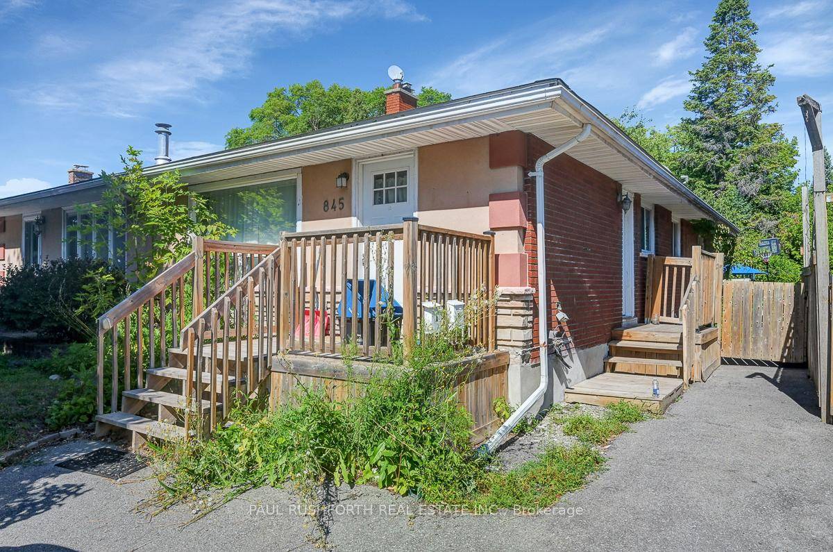 Beautifully Maintained Bungalow with Income Generating In Law Suite in the Heart of the City !