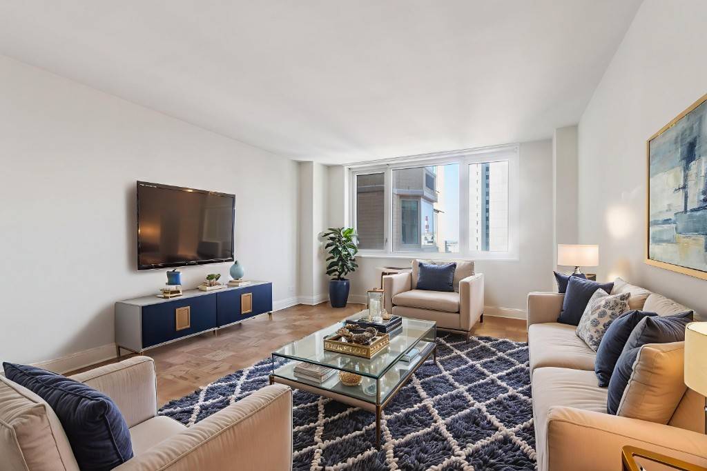 Available now ! Full time doorman, elevator, laundry building, courtyard, beautiful lobby with Upper East Side luxury.