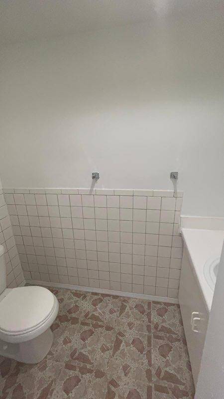 2 Family 2 bedrooms walking plus a 3 bedrooms duplex 1 1 2 bath
