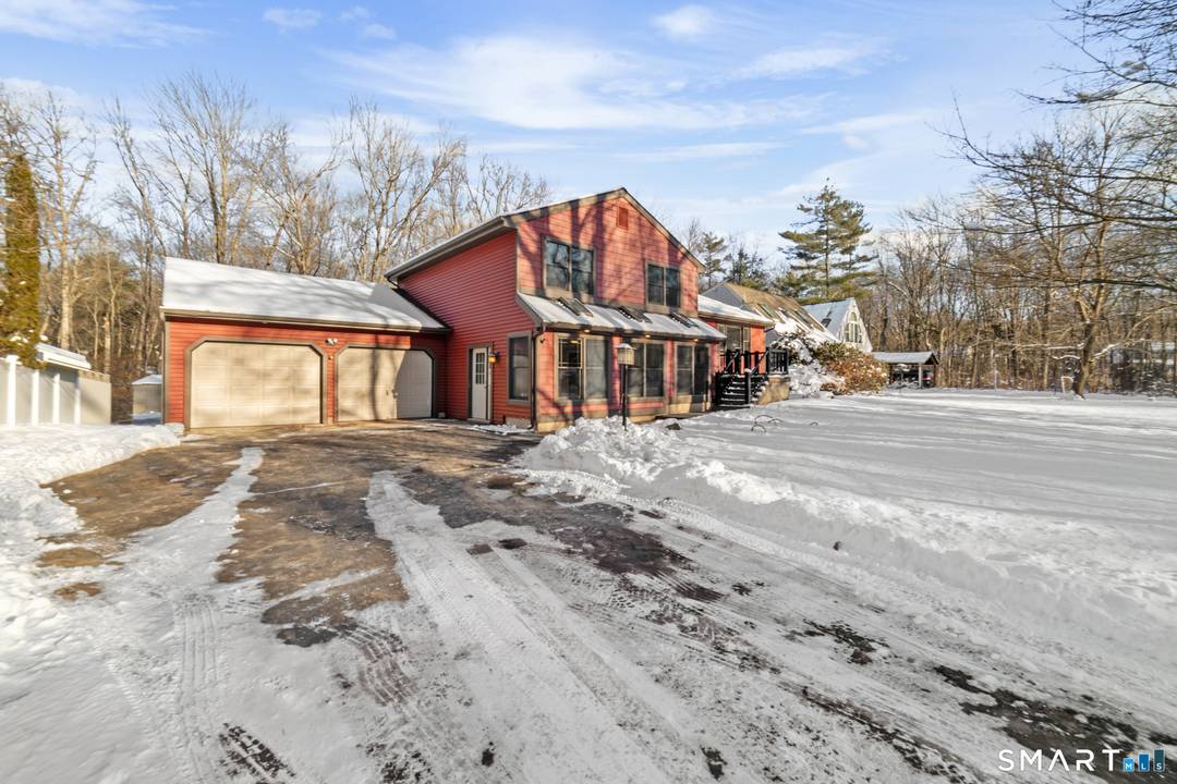 Welcome to this spacious and inviting home set on a quiet dead end street in one of Farmington's most desirable locations.