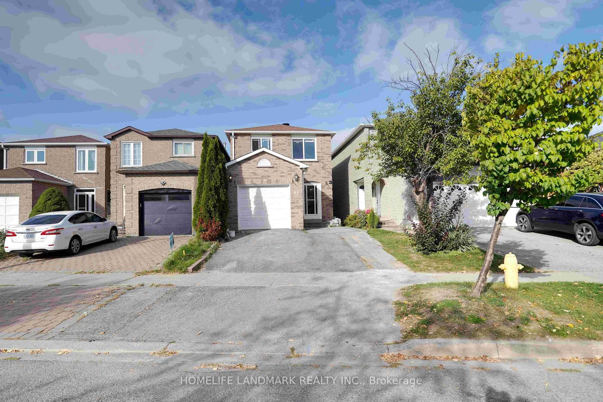 Stunning 4 1 Bedroom, 3 Bathroom Home in the Steeles amp ; McCowan AreaThis beautifully upgraded residence offers exceptional value and style.