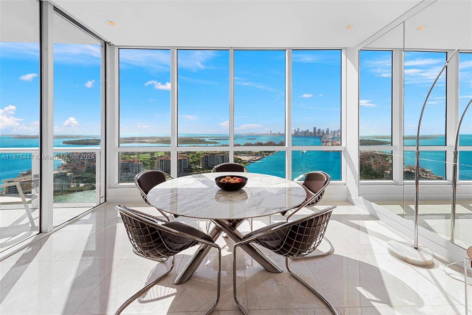 Newly renovated and turnkey furnished by Minotti, coupled with jaw dropping panoramas make this the most desirable 2 bedroom at Continuum.