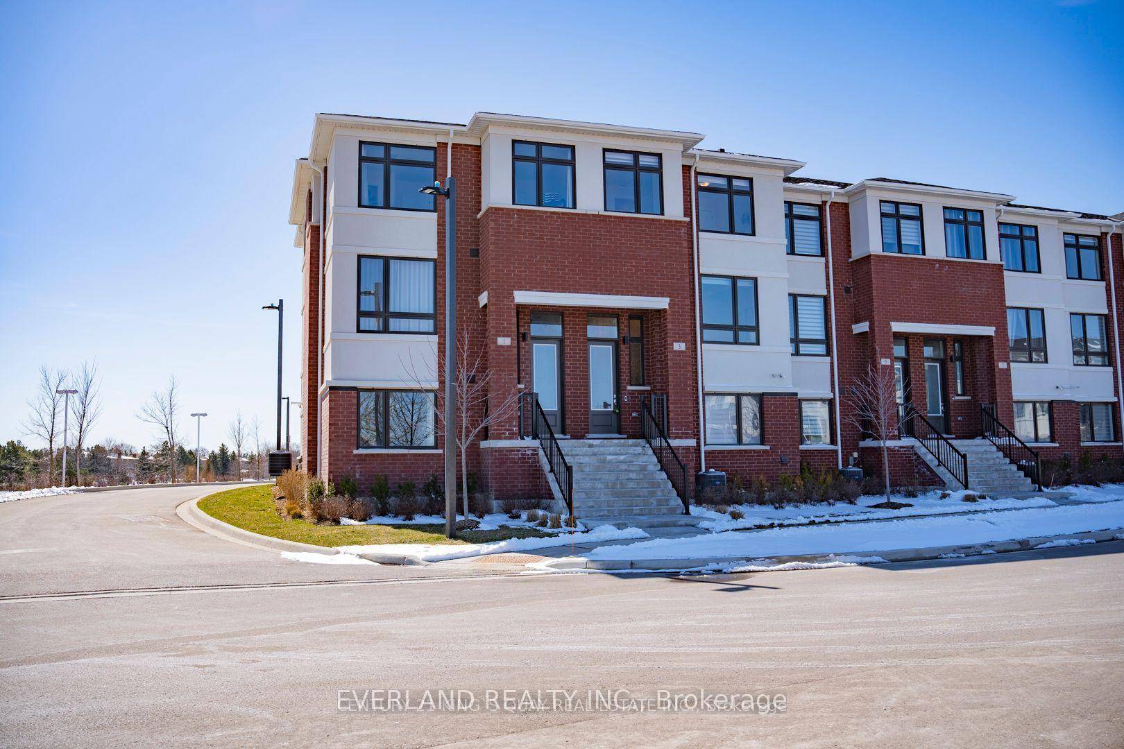 4 Years Old 3 1 Bedrooms Townhouse With Double Garage In Richmond Hill.