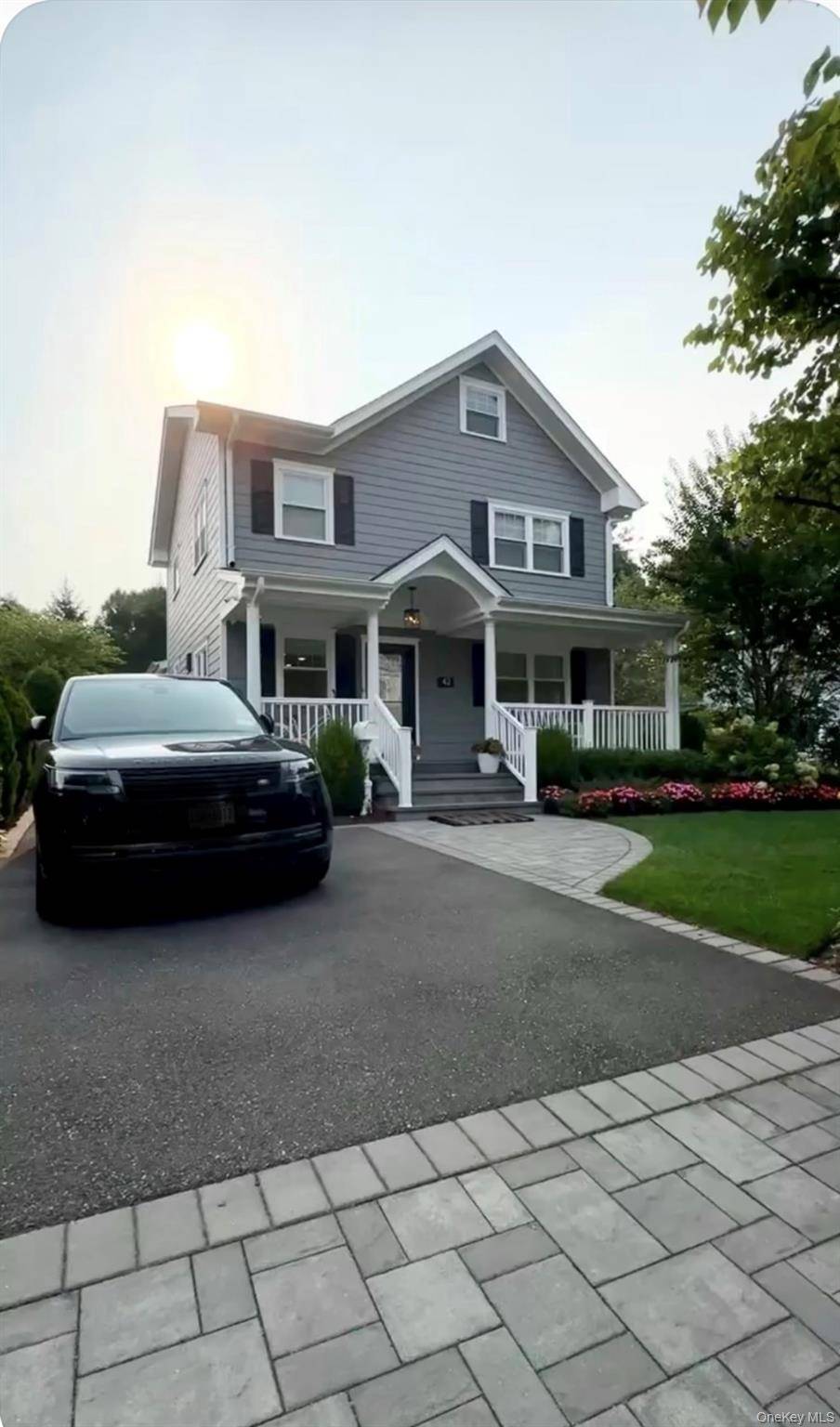 Amazing full house rental completely renovated in the heart of Glen Clove, beautifully appointed chefs eat in kitchen with stainless Wolf appliances, beautiful hard wood flooring throughout, 2 beautiful new ...