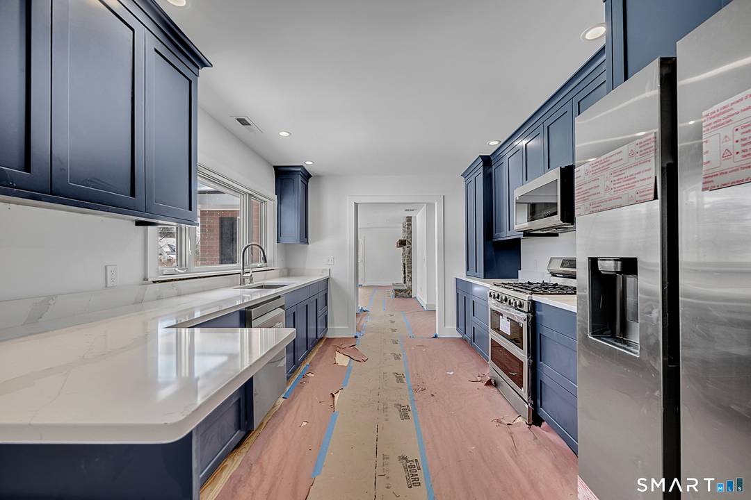 Recently renovated single family home on the Woodbury Roxbury town line.