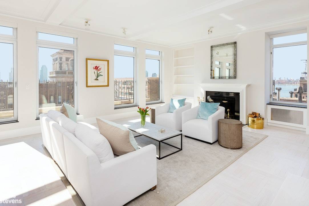 Entering Apartment 19F, you immediately feel the wow factor.